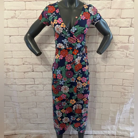 Floral Faux Wrap Dress with Short Sleeves - Picture 2 of 7